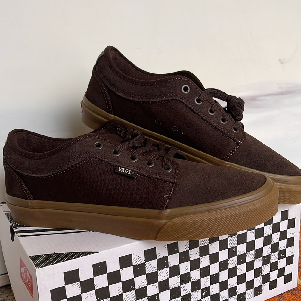 Vans Men’s Skate Chukka Low
Dark Brown/Gum
VN0A4BX4BF3
Sneakers - Picture 6 of 16